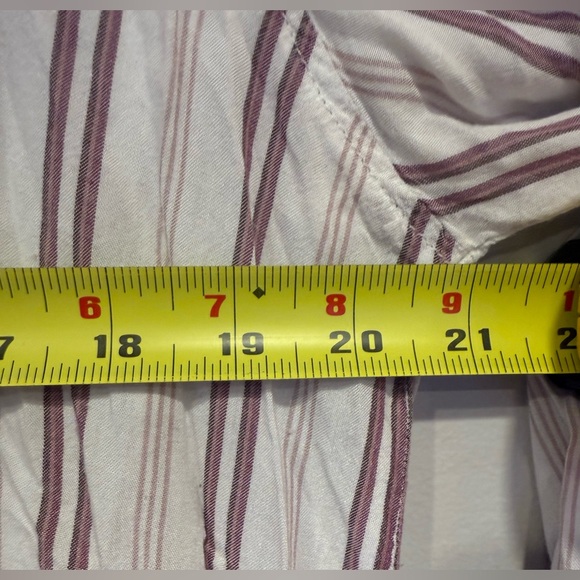 Express Boyfriend Fit White Purple Striped Button Down Blouse Top Size Medium - Picture 4 of 7